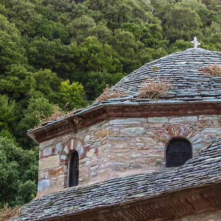 Kaylee: Serene Corfu Near Villa Kanoni (Corfu)