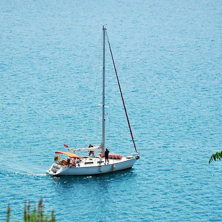 Kaylee: Serene Corfu Near Kanoni (Corfu)
